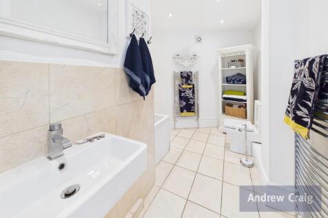 Ground Floor Bathroo