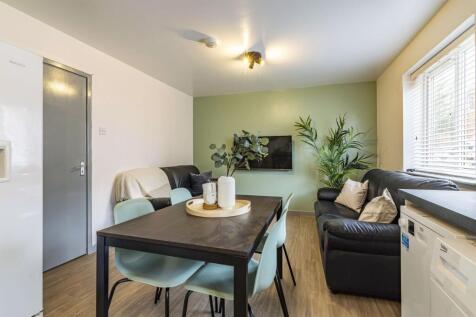 Open Plan Kitchen/Lounge Space