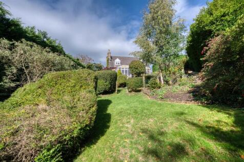 Upper lawn to home (2).jpg