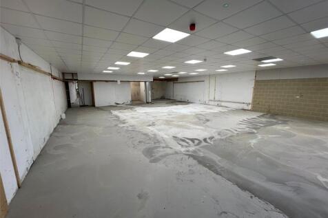 Retail Property (high street) to rent Image 5