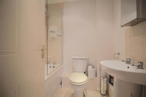 bathroom flat 6
