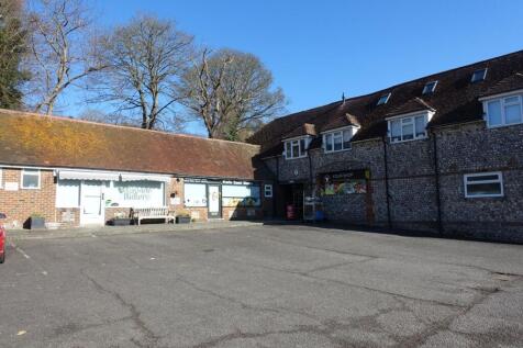 Local Shops - 2 Minute Walk