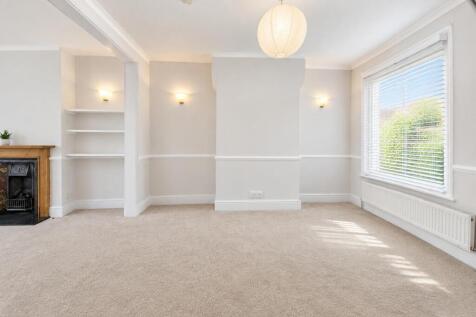 03_living_room_reverse.jpg