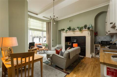 Living/Dining Area