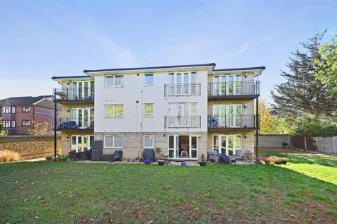 LR - Flat 2 Ashwell Court - 33 (1).jpg