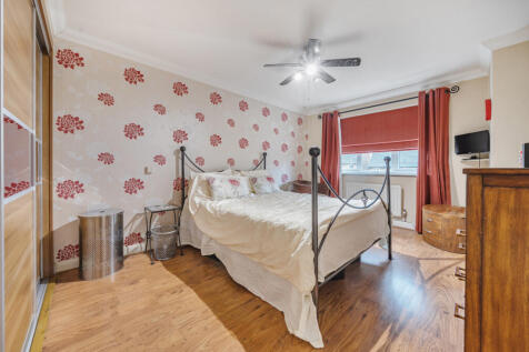 693245e499980-138...