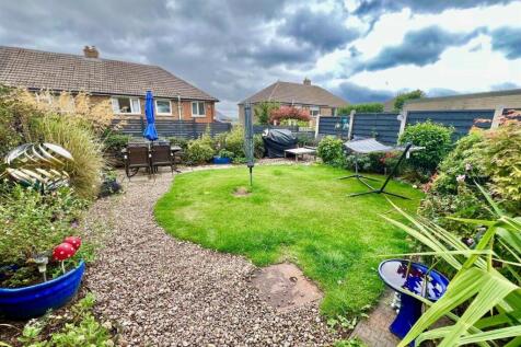 Bramleys Estate Agents - Stocks Drive - Shepley (7