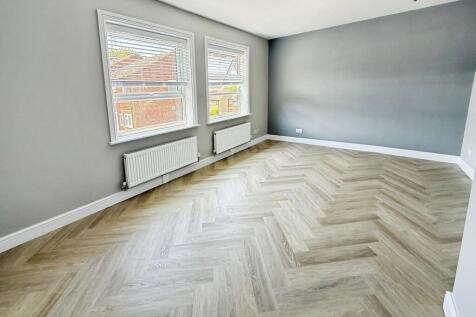 Plaiters Way, Dunstable, LU5 photo 3