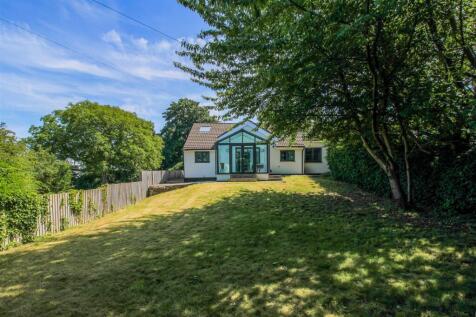 Almshouse Lane, Newmillerdam, WF2 7ST photo 3