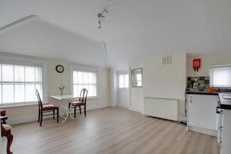 Open Plan Lounge Kitchen