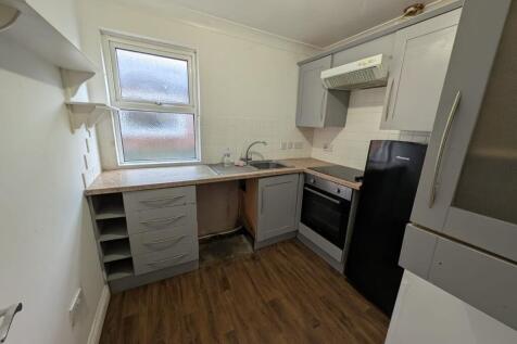 High Street, Clacton-On-Sea, CO15 photo 4