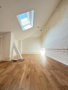 London Road, Mitcham, Merton photo 5