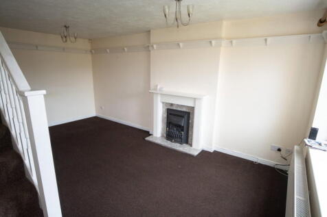 41 Heaton Gardens, Huddersfield, HD1 4JA photo 3