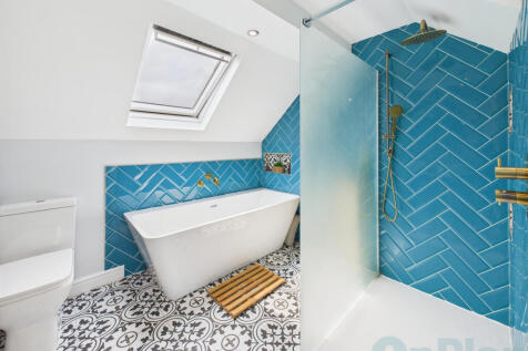 CAM04024G0-PR0029-STILL010