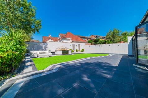 Award-winning Media team on EVERY Listing_15