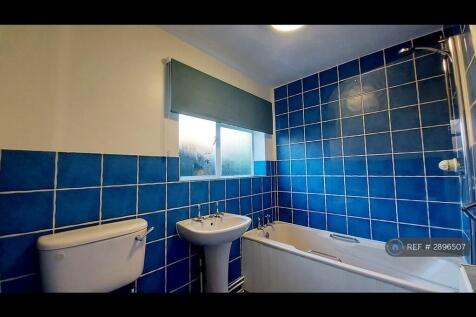 Bathroom (Ground Floor)