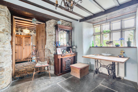 1302185-5-683f1dc...