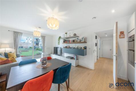 London, NW9 - property photo