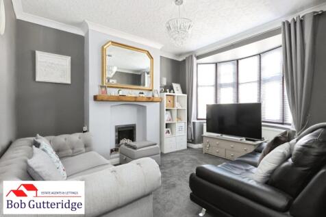 BAY FRONTED LOUNGE