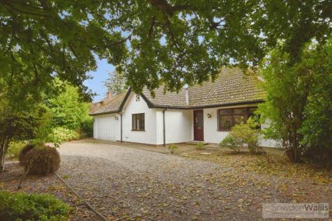 4-bed house on Avenue Road, High Kelling, Holt, £1,850/mo