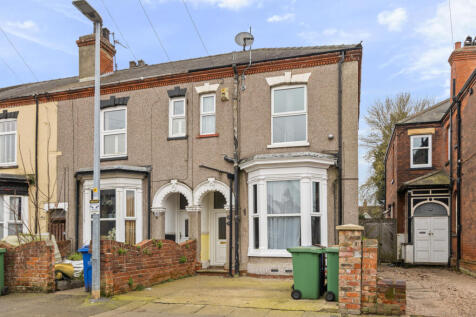 2 bedroom Maisonette to Let