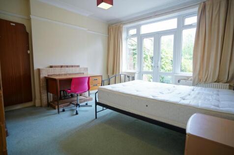 Westfield Drive, Loughborough photo 4