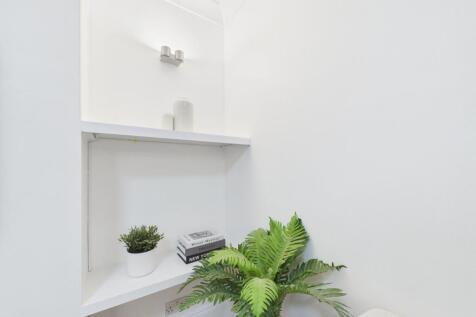 Copenhagen Place, London, E14 photo 3
