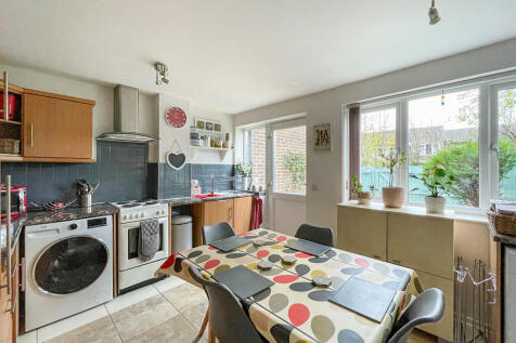Sevenfields, Highworth photo 5