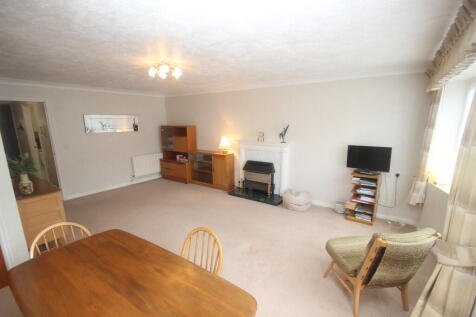 17 The Leas Loung...