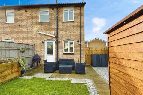 garden to house