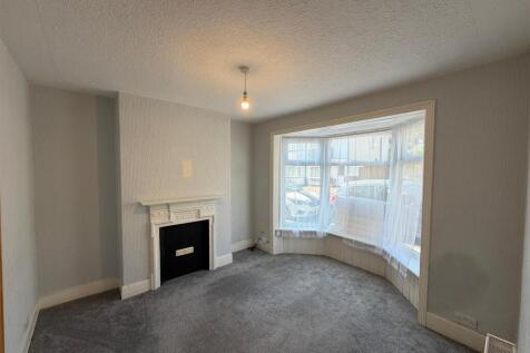 LIVING ROOM.jpg