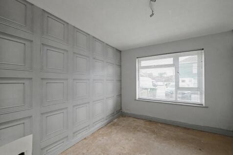 2 The Willows, Beaconsfield Road, Littlehampton, West Sussex,  BN17 6LL