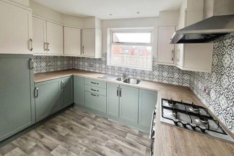 BROOK GARDENS, HARWOOD, BOLTON photo 3