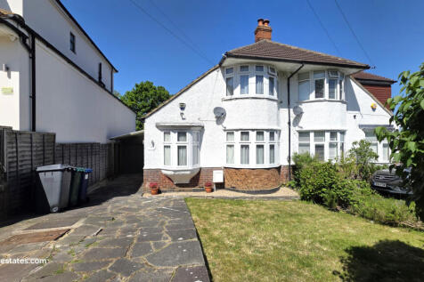 3 bed semi-detached house for sale Derwent Avenue