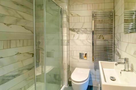 29b Exton Shower roo