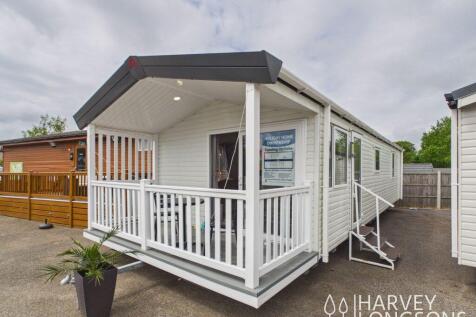 Exterior with Decking of the Atlas Lookout Holiday