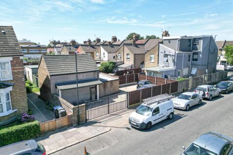 Rear of 105 High Street, Enfield, EN3 4EE
