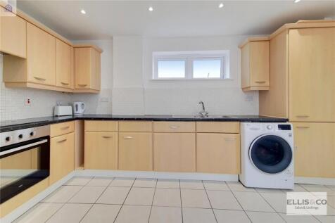 Forty Lane, Wembley, HA9 photo 3