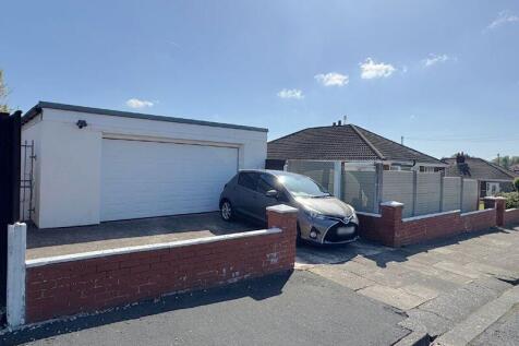 Detached Garage