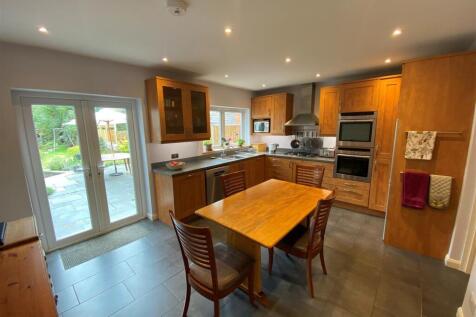 45Cedar_Kitchen2.jpg