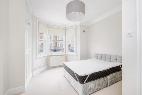 Eastbury Grove, London, W4 photo 3