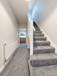 2 Windmill Lane, Yeadon LS19 7TQ photo 5