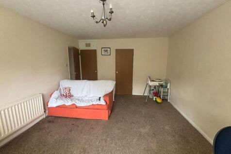 Emmview Close, Wokingham photo 4