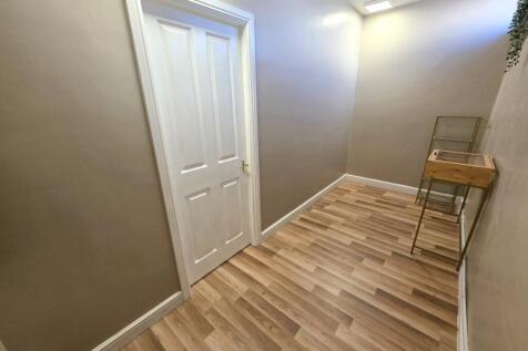 Commercial Property to rent Image 7