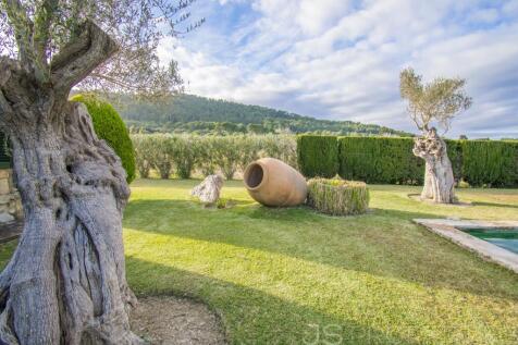 Excellent villa for sale in Alcudia with tourists license