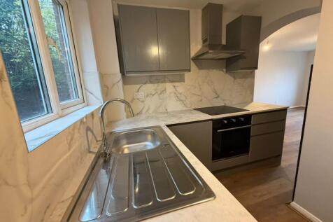 Chaffinch Close, London, N9 photo 5