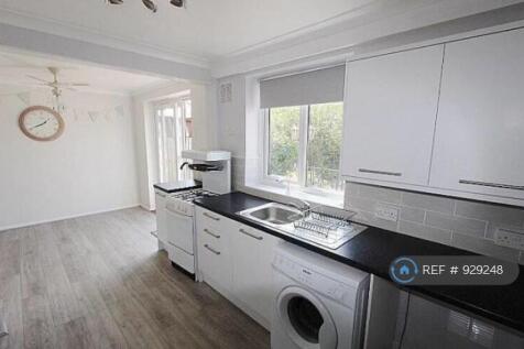 Bournemead Way, Northolt, UB5 photo 5