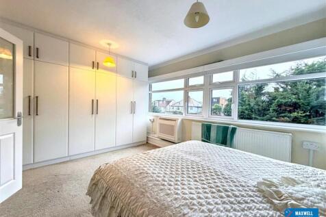 Burnt Oak Broadway 1.jpg