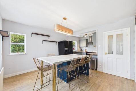 Kitchen/Breakfast Area