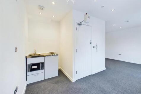 Bamford Avenue, Wembley photo 3